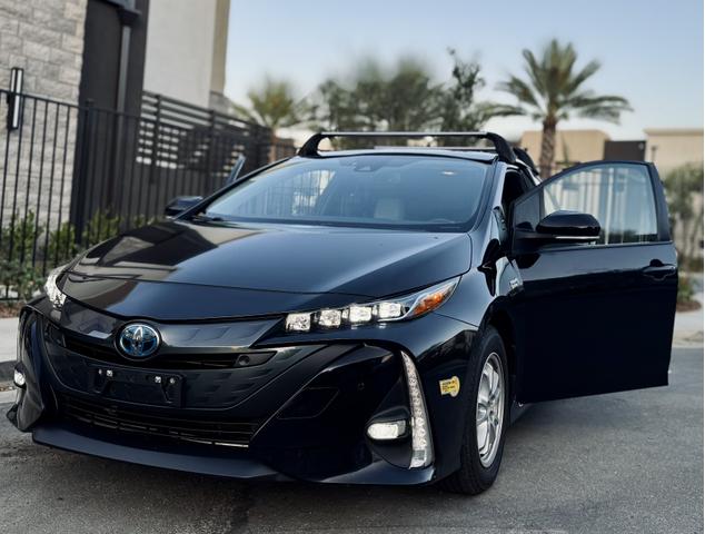 Photo of 2021 Black Toyota Prius Prime