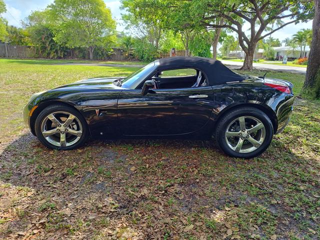 Photo of 2008 Black Pontiac Solstice