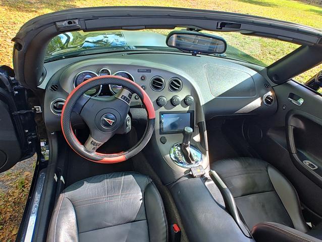 Photo of 2008 Black Pontiac Solstice