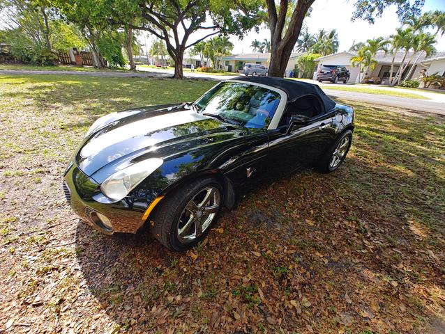 Photo of 2008 Black Pontiac Solstice