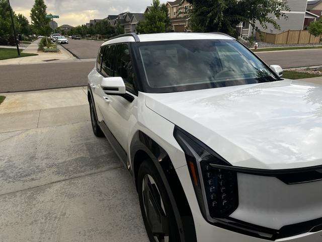 Photo of 2024 White Kia EV9