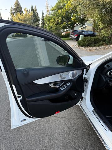 Photo of 2015 White Mercedes-Benz C-Class
