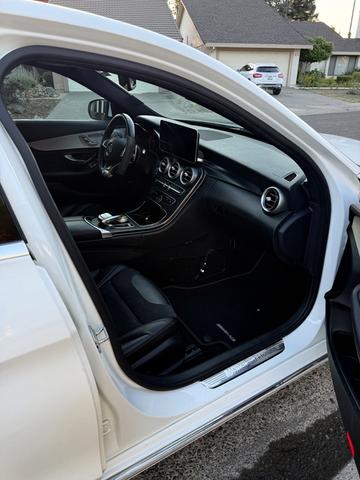 Photo of 2015 White Mercedes-Benz C-Class