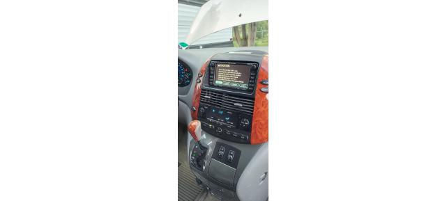 Photo of 2007 Silver Toyota Sienna