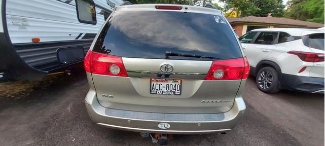 Photo of 2007 Silver Toyota Sienna