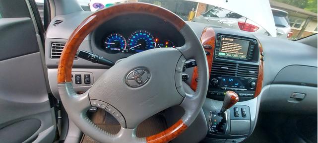 Photo of 2007 Silver Toyota Sienna