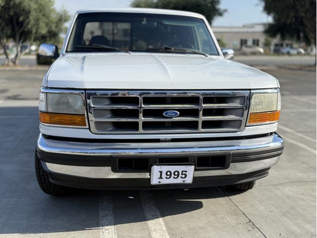 Photo of 1995 White Ford F-150