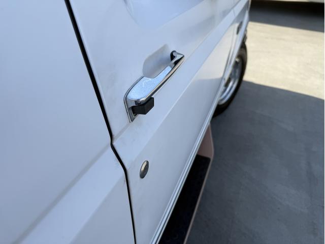 Photo of 1995 White Ford F-150
