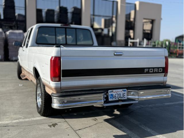 Photo of 1995 White Ford F-150
