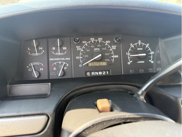 Photo of 1995 White Ford F-150