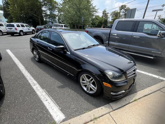 Photo of 2014 Black Mercedes-Benz C-Class