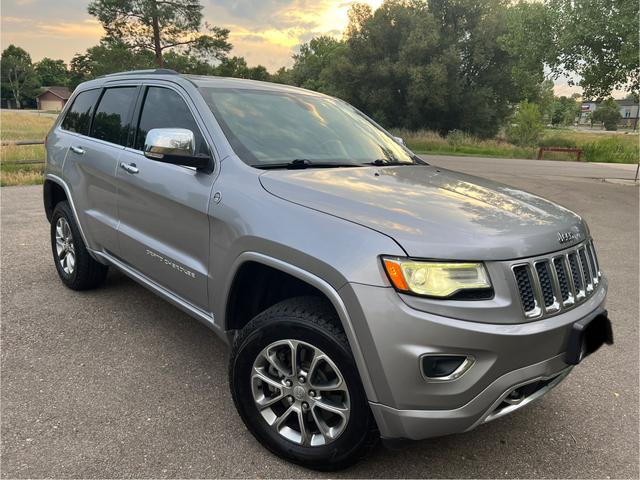 Photo of 2015 Silver Jeep Grand Cherokee