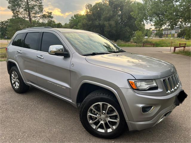 Photo of 2015 Silver Jeep Grand Cherokee