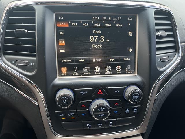 Photo of 2015 Silver Jeep Grand Cherokee