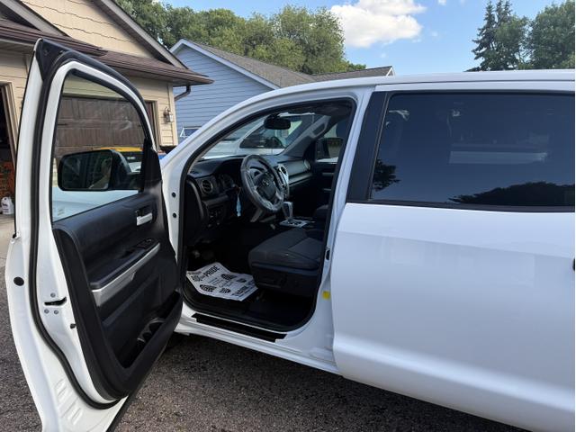 Photo of 2015 White Toyota Tundra