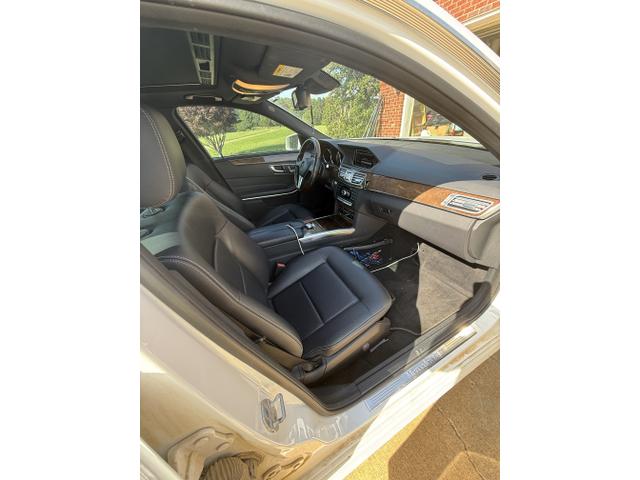 Photo of 2014 White Mercedes-Benz E-Class
