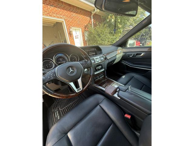 Photo of 2014 White Mercedes-Benz E-Class