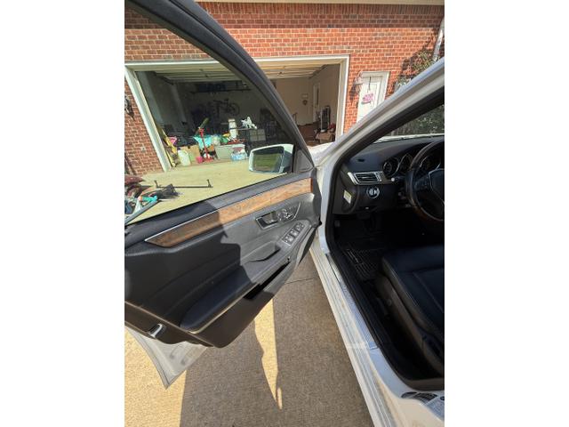 Photo of 2014 White Mercedes-Benz E-Class
