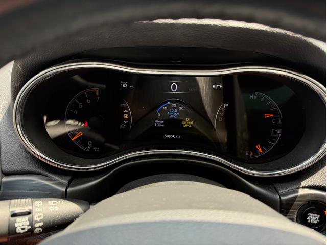 Photo of 2020 White Jeep Grand Cherokee