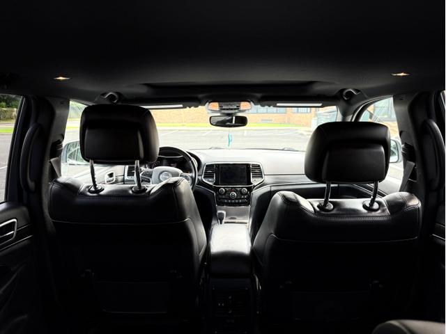 Photo of 2020 White Jeep Grand Cherokee
