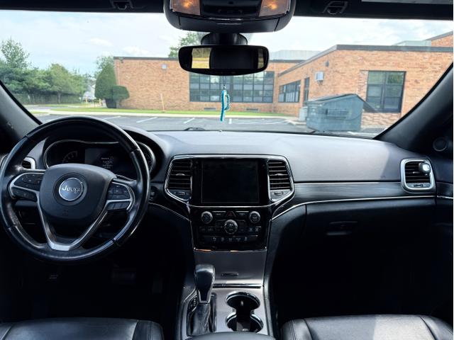Photo of 2020 White Jeep Grand Cherokee