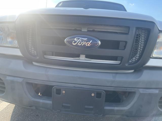 Photo of 2011 White Ford Ranger