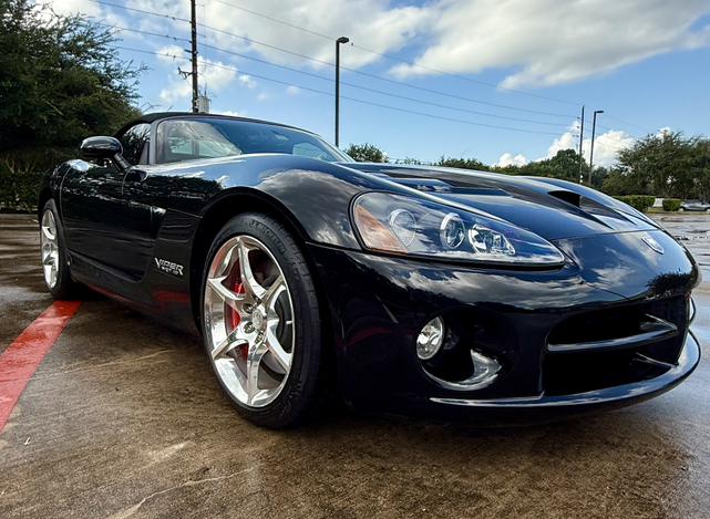 Photo of 2010 Black Dodge Viper