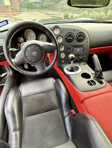 Photo of 2010 Black Dodge Viper
