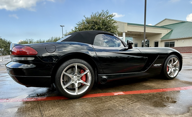 Photo of 2010 Black Dodge Viper