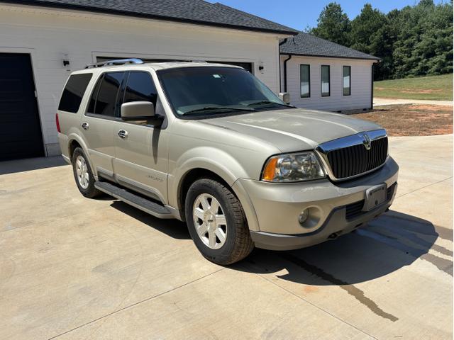Photo of 2004 Beige Lincoln Navigator