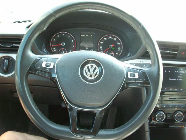 Photo of 2022 Silver Volkswagen Passat