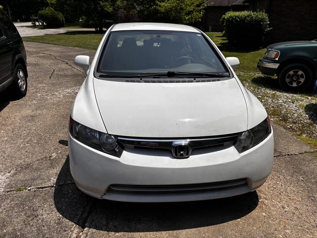 Photo of 2008 White Honda Civic