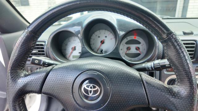 Photo of 2003 White Toyota MR2