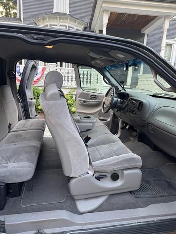 Photo of 2002 Gray Ford F-150