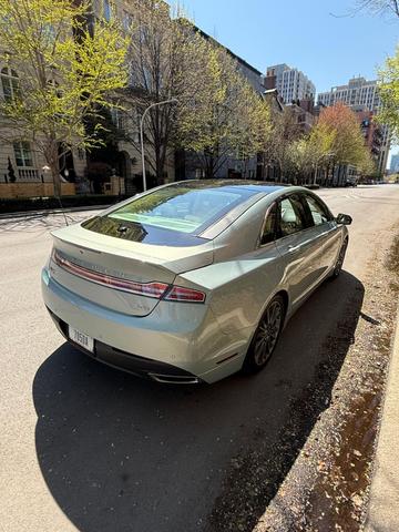 Photo of 2014 Green Lincoln MKZ Hybrid