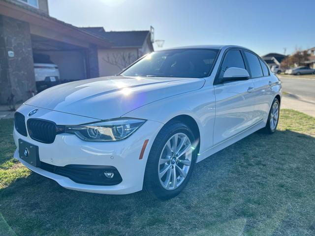 Photo of 2018 White BMW 320