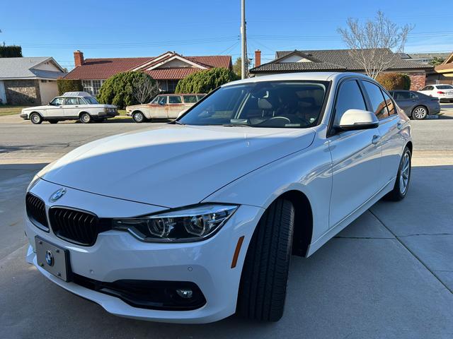 Photo of 2018 White BMW 320