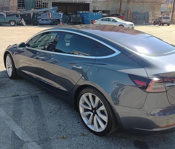 Photo of 2018 Gray Tesla Model 3