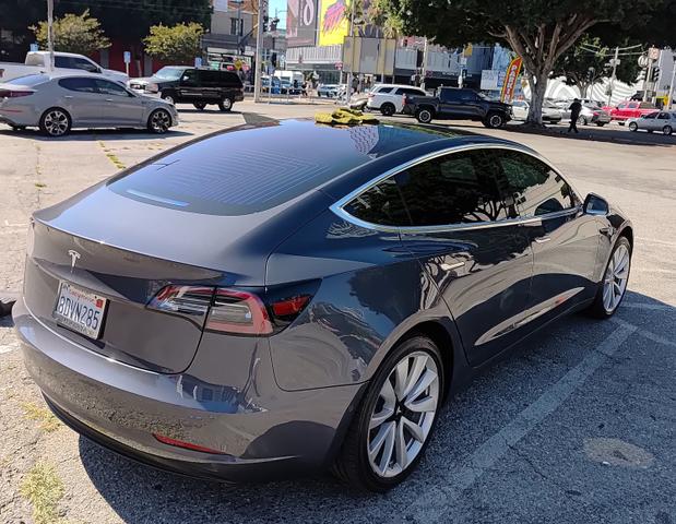 Photo of 2018 Gray Tesla Model 3
