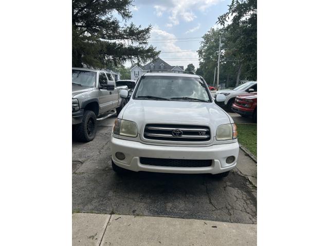 Photo of 2003 White Toyota Sequoia