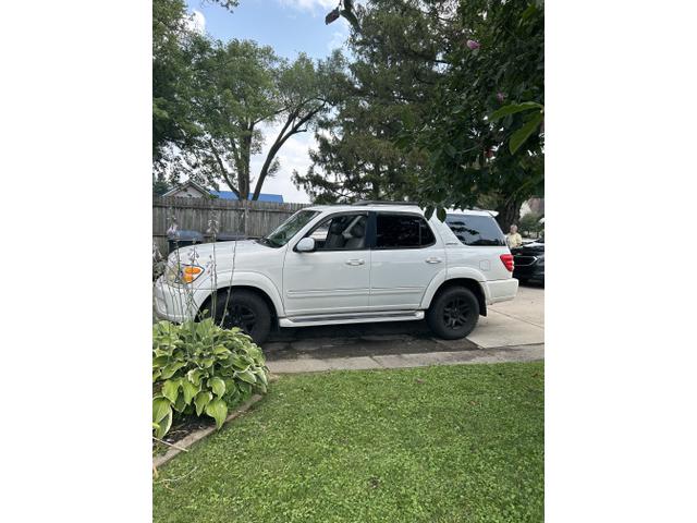 Photo of 2003 White Toyota Sequoia