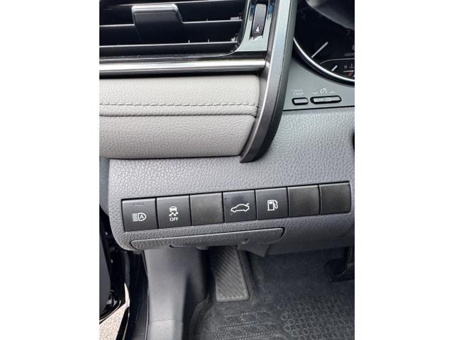 Photo of 2018 Black Toyota Camry