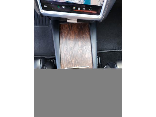 Photo of 2018 Silver Tesla Model S