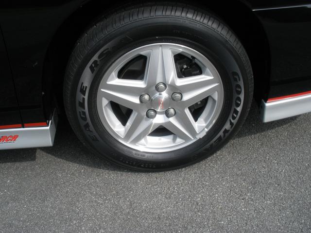 Photo of 2002 Black Chevrolet Monte Carlo