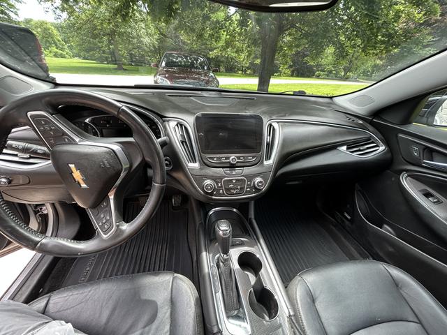 Photo of 2018 Silver Chevrolet Malibu