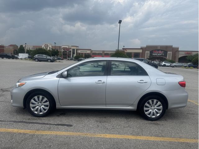 Photo of 2013 Silver Toyota Corolla