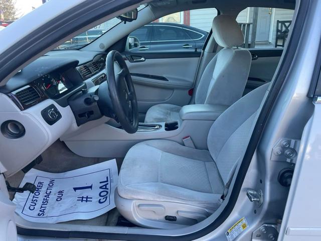 Photo of 2015 White Chevrolet Impala Limited
