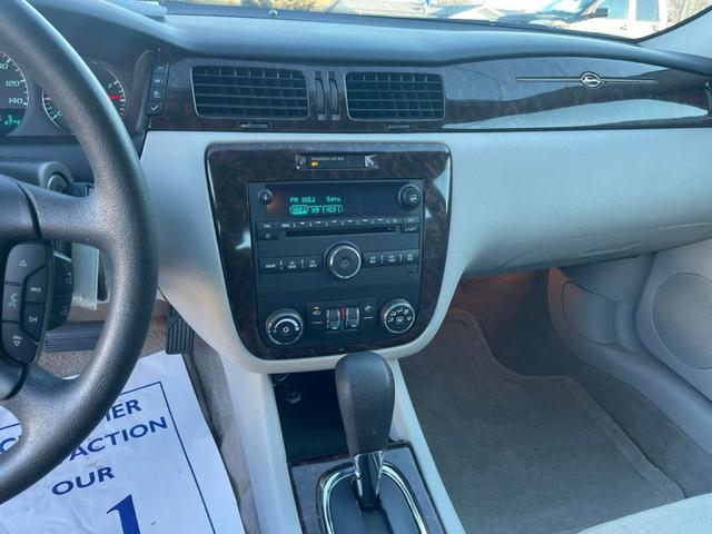 Photo of 2015 White Chevrolet Impala Limited