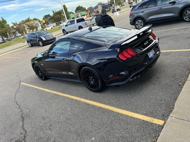 Photo of 2022 Purple Ford Mustang