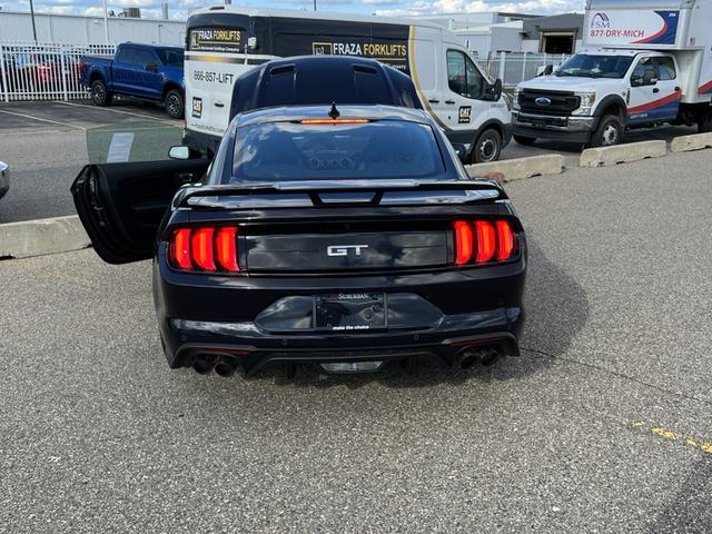Photo of 2022 Purple Ford Mustang